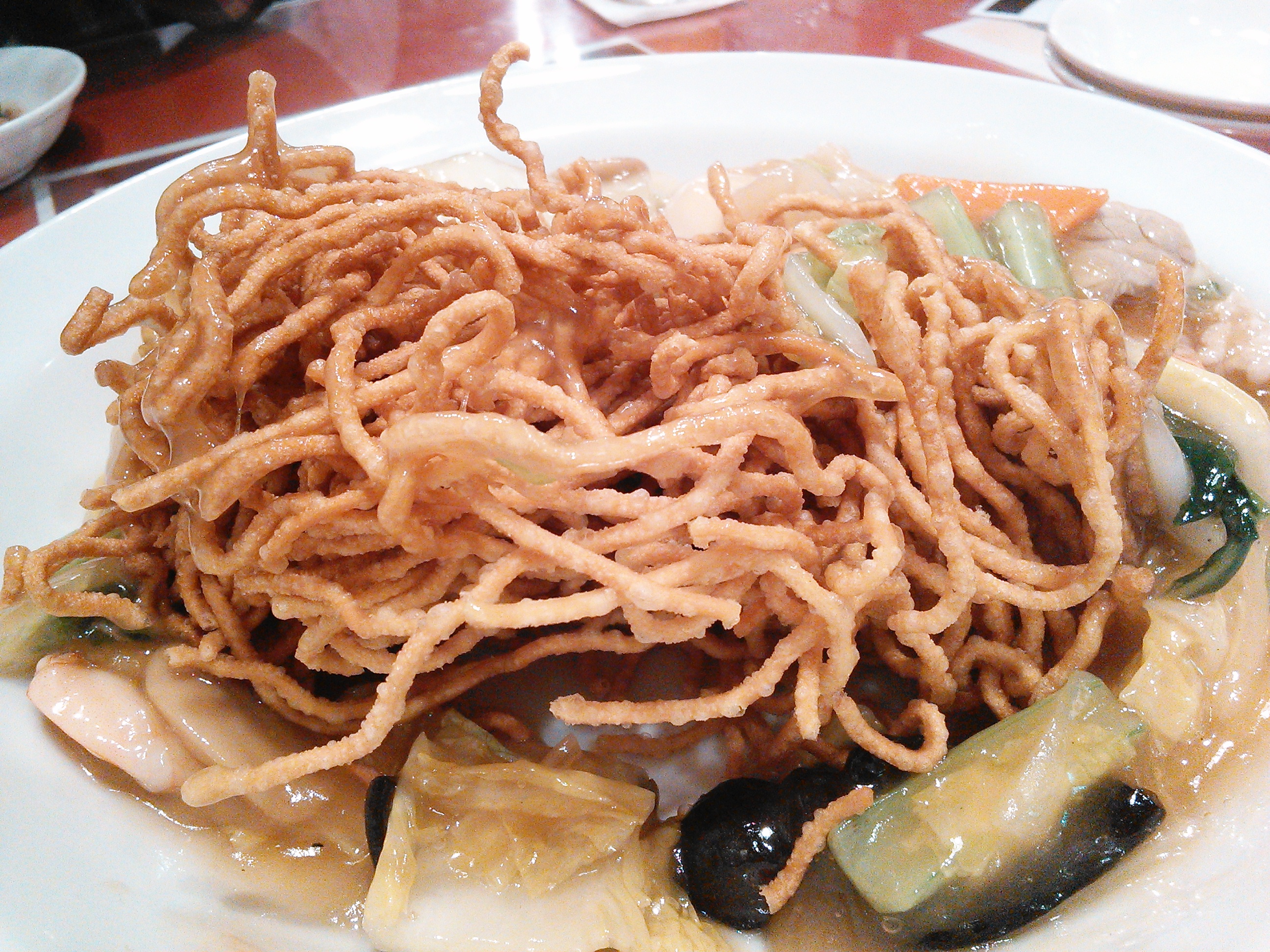 川崎・天龍のかたやきそばはバリッと硬めに揚げた太麺