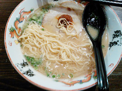 ラーメン暖暮のラーメンの麺