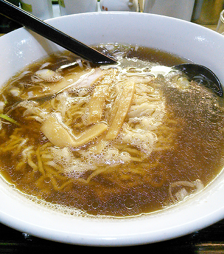 新橋の激安ラーメン　三吉の一杯