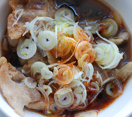 日清のどん兵衛 生そば食感。で作った特製つけそばのつけ汁