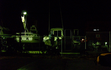 杉田臨海緑地で釣り座を構えたボートマリーナ側のフェンス横