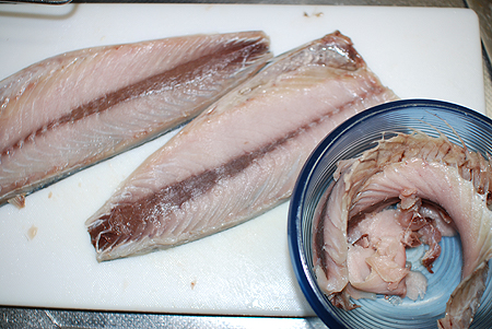 塩鯖を使ってブッコミ釣り用の身エサを作る Maioka Fc 管理人ブログ